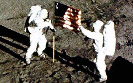 Утерянный материал с полета «Аполлона-11» будет представлен публике