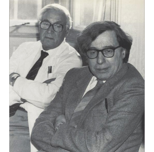 Роберт Эдвардс (справа) и Патрик Стептоу (1913–1988), который мог бы разделить эту премию с Эдвардсом, если бы был сейчас жив. Фото с сайта reproduction.med.duth.gr