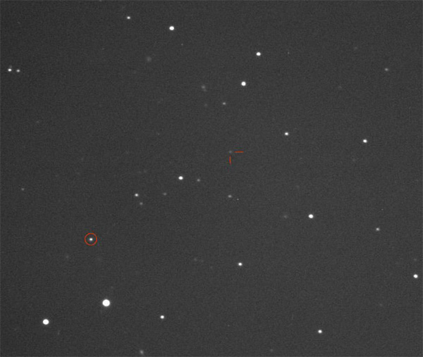 Сверхновая SN 2007bi вспыхнула в апреле 2007 года в безымянной карликовой галактике, расположенной неподалеку от Млечного Пути. После 18 месяцев наблюдений на 10-метровом телескопе «Кек-1» (Мауна-Кеа, Гавайи) и Очень большом телескопе (VLT, Чили) можно с определенной долей уверенности сказать, что SN 2007bi относится к предсказанному еще в 1964 году типу сверхновых — нестабильных по отношению к образованию электрон-позитронных пар (PISN, pair-instability supernova). Фото с сайта www.astrosurf.com
