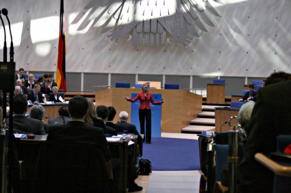 Открытие конференции. Приветственное слово. Фото с сайта www.forschungsrahmenprogramm.de