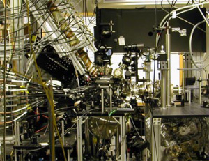 Так выглядит установка для получения бозе-конденсата из атомов рубидия, на которой изучался квантовый эффект Зенона (изображение с сайта www.rle.mit.edu)