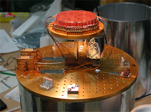 Чувствительный тепловой сенсор MAMBO-2, разработанный и собранный в Институте радиоастрономии имени Макса Планка (фото с сайта www.mpg.de)