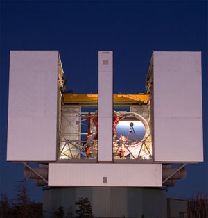 Большой бинокулярный телескоп введен в строй пока с одним зеркалом (фото с сайта medusa.as.arizona.edu/lbto)