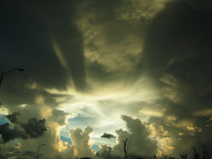 Образованию таких облаков способствуют космические лучи (фото с сайта www.lakeviewstudios.com)